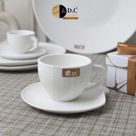 طقم 6 كاسات شاي مع متكات لون ابيض