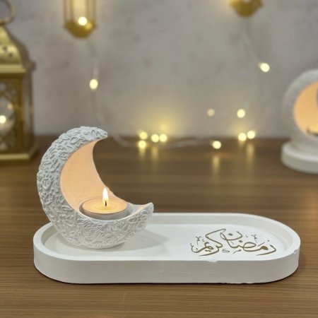 صينية ديكور رمضانية مع حامل شموع على شكل هلال