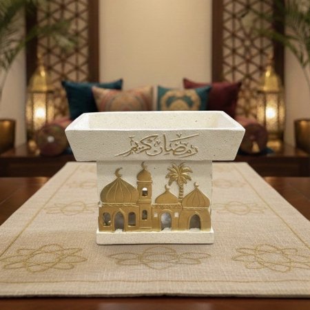 وعاء تقديم بتصميم رمضاني ذهبي مع قاعدة مضيئة
