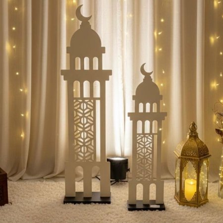 ستاندات معدنية على شكل مئذنة