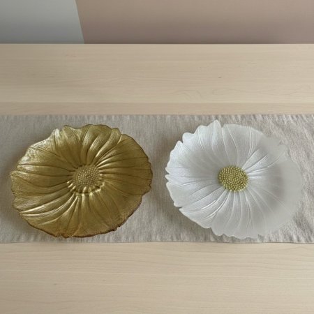 صحن فواكة زجاجي بشكل زهرة