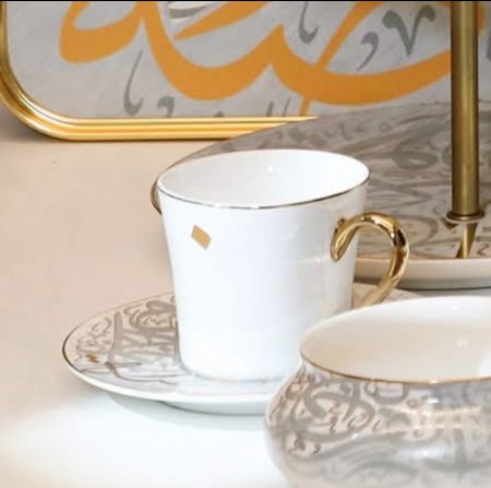 طقم6 كاسات شاي +6متكات من بكج ( كل يوم أجمل فرصة)