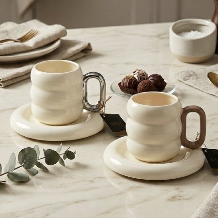 طقم كاسات مج بورسلان أبيض بتصميم حلقات مع صحن