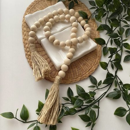 مسبحة ديكور خرز مكرميه بيج