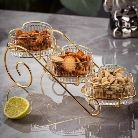 ستاند معدني مع صحون تقديم زجاجية على شكل قلب