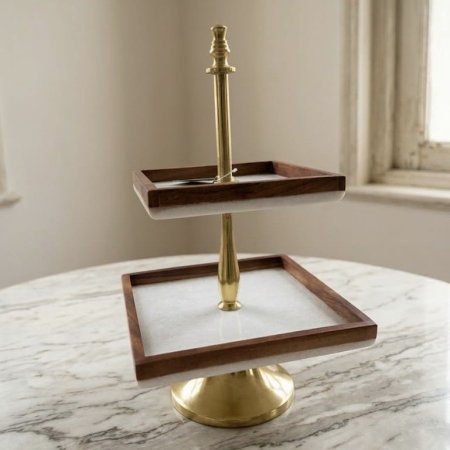 مضيفة تقديم طبقتين من الرخام الابيض والخشب الهندي مع عمود ذهبي