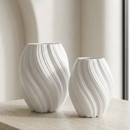 مزهريات بلاستيك بيضاء بتصميم متموج