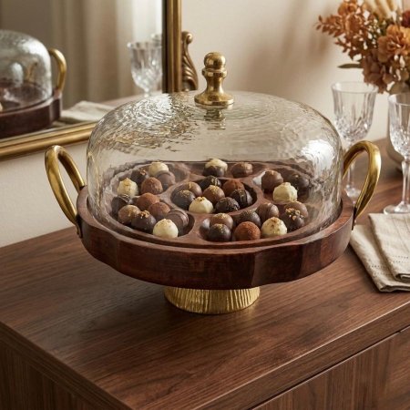 مضيفة تقديم خشب هندي مع غطاء زجاجي شفاف وتفاصيل من النحاس المذهب