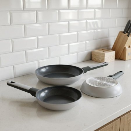 طقم مقالي من الألومنيوم المعاد تدويره من اصدار ماكياتو من رويال كراون