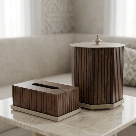 طقم سلة مهملات وعلبة مناديل من الخشب الهندي بتصميم مخطط وغطاء وقاعدة المنيوم بلون بيج