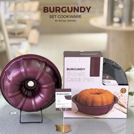 قالب كيك جرانيت من اصدار برغندي من رويال كراون