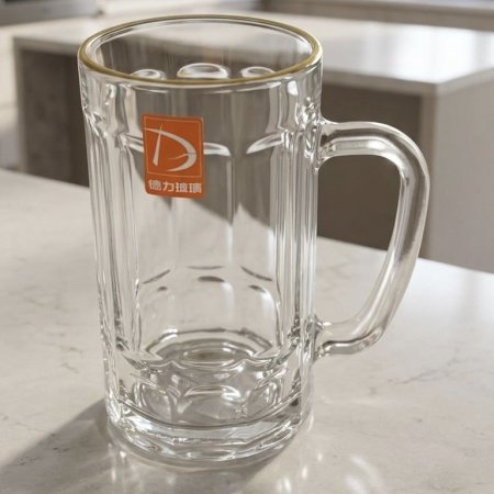 مج زجاج كبير بتصميم مضلع وحز ذهبي