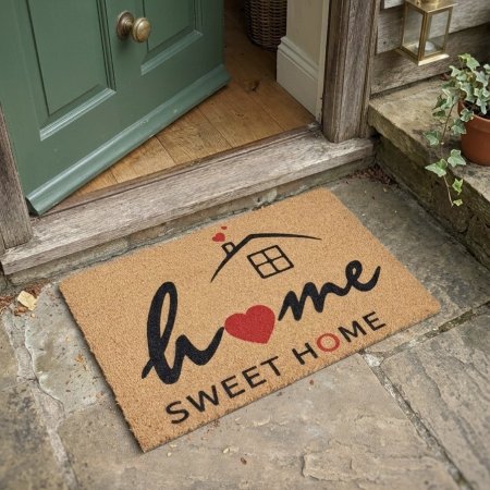 سجادة مدخل بتصميم كلاسيكي باللون البني الفاتح مع عبارة Home Sweet Home