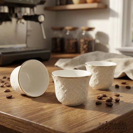 طقم فناجين قهوة عربية بورسلان بلون سكري مع نقش بارز وحافة علوية مذهبة