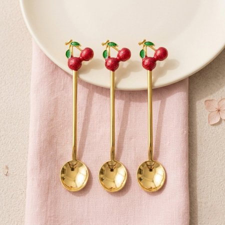 طقم معالق حلويات صغيرة لون ذهبي بتصميم حبات الكرز  ٣ قطع