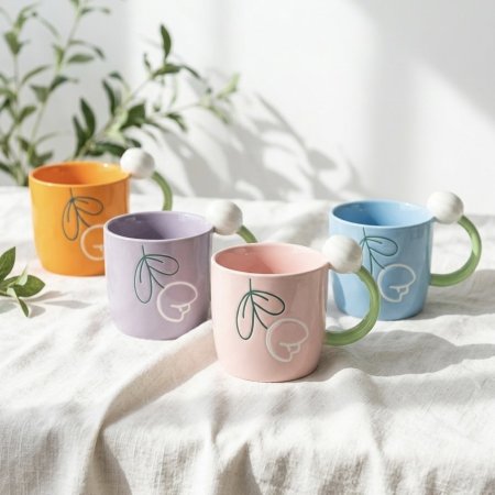 مج بورسلان بنقوش زهرة توليب مع يد مميزة