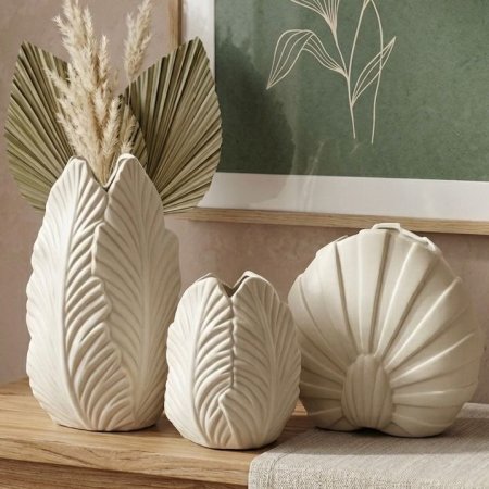 طقم فازات سيراميك أبيض بتصميم أوراق شجر وصدفة