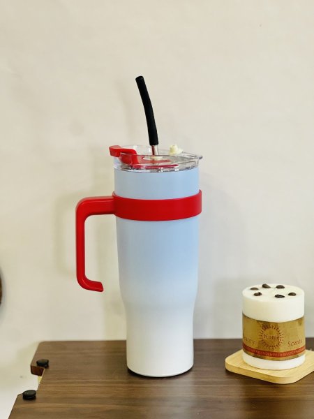 ازرق واحمر
