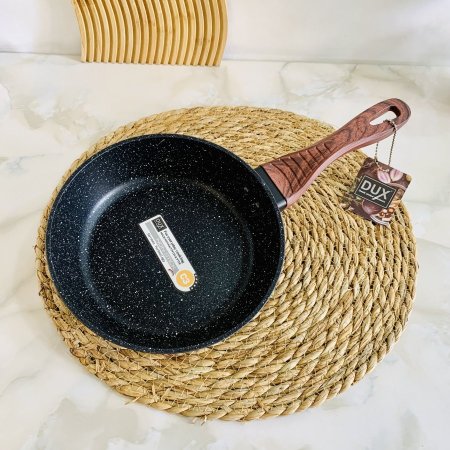 مقلاة جرانيت DUX اسود بقياس 18 سم