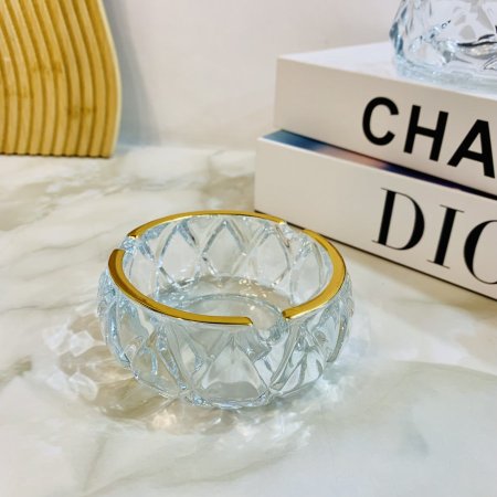 متكة زجاج كريستالي دائرية بإطار ذهبي