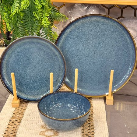 طقم صحون أزرق 18 قطعة احجام كبيرة