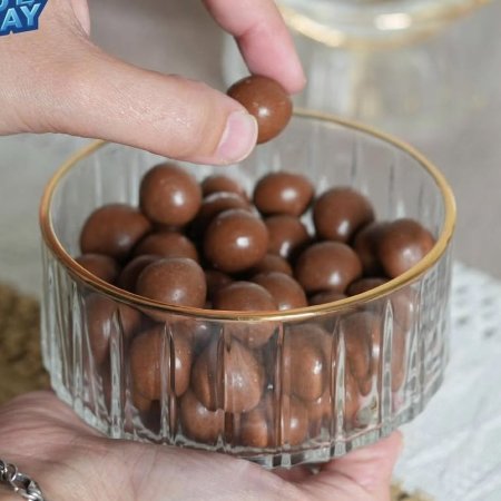 طقم 6زبادي زجاج حز ذهبي للمكسرات 