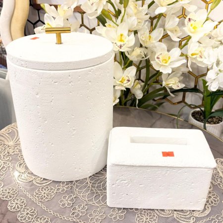 طقم سلة مع بكيت محارم من الجبص الأبيض