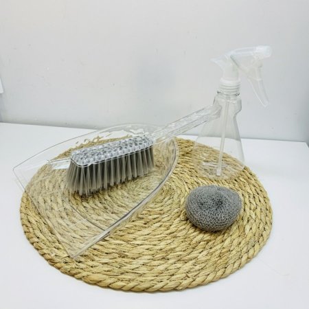 طقم تنظيف شفاف - 4 قطع أساسية للترتيب السريع