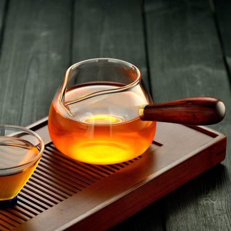 بكرج/إبريق حراري مع يد خشب