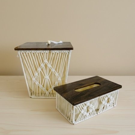 طقم سلة قش مع بكيت محارم بتصميم المكرمية الأنيق